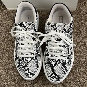 Snake skin shoes / topshop